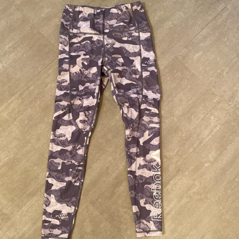 Reebok camo fitness leggings